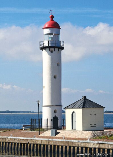 ansichtkaart vuurtoren van Hellevoetsluis (0143)