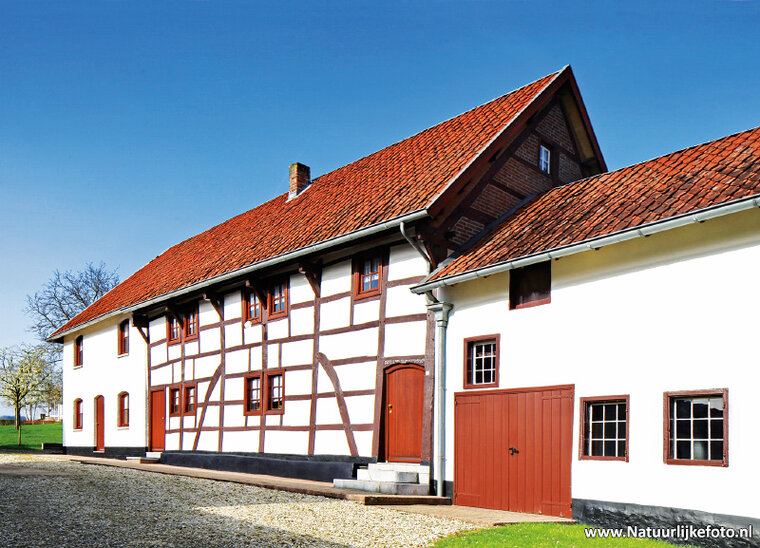 ansichtkaart Limburgs vakwerkhuis (0157)