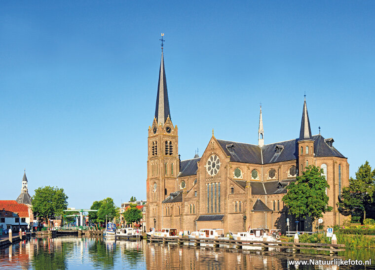 ansichtkaart Leidschendam - Petrus en Pauluskerk (C100)