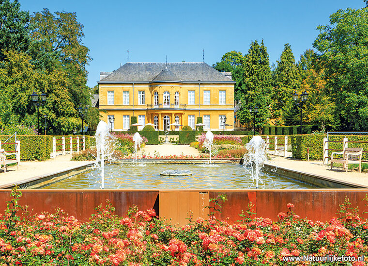 ansichtkaart kasteel Oost in Valkenburg