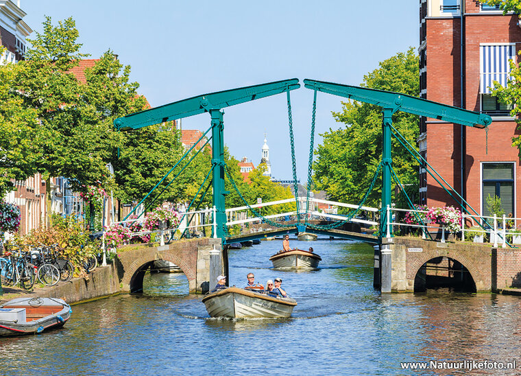 ansichtkaart Leiden - Kerkbrug