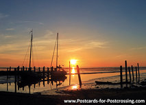ansichtkaart zonsopkomst met zeilboten - Waddenzee (0399) ansichtkaart zonsopkomst met zeilboten - Waddenzee (0399)