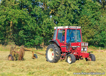 ansichtkaart tractor international 585 XL ansichtkaart tractor international 585 XL