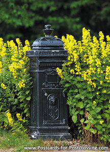 Ansichtkaart groene brievenbus, postcard green mailbox, postkarte Grüne Briefkasten