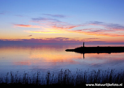 ansichtkaart IJsselmeer kaart, postcard Sunrise at the lake, Postkarte IJsselmeer auf dem Dam