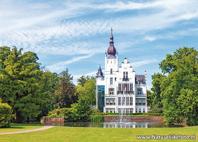 ansichtkaart raadhuis Vught - Leeuwenstein